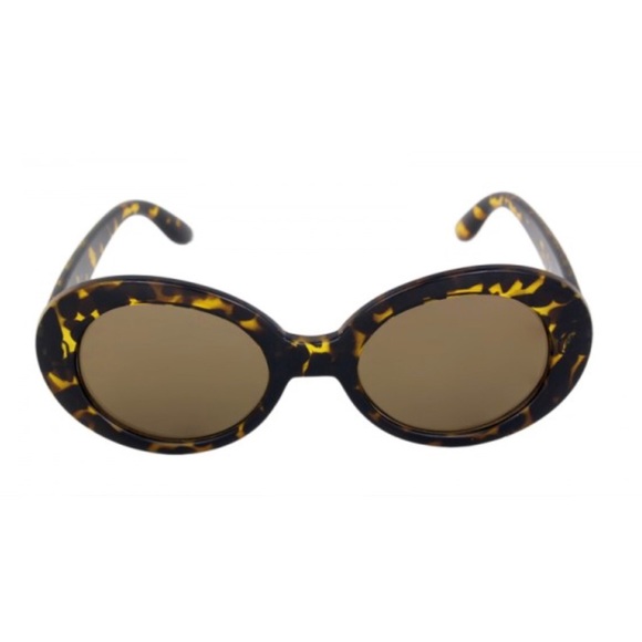 Accessories - Oval sunglasses 🕶